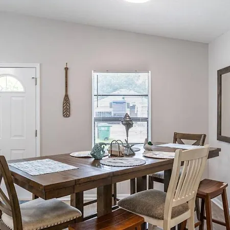 Shells Of Paradise A Cozy, Pet-Friendly Tampa Home With Heated & Screened Pool 4 Miles To Adventure Island And Busch Garden
